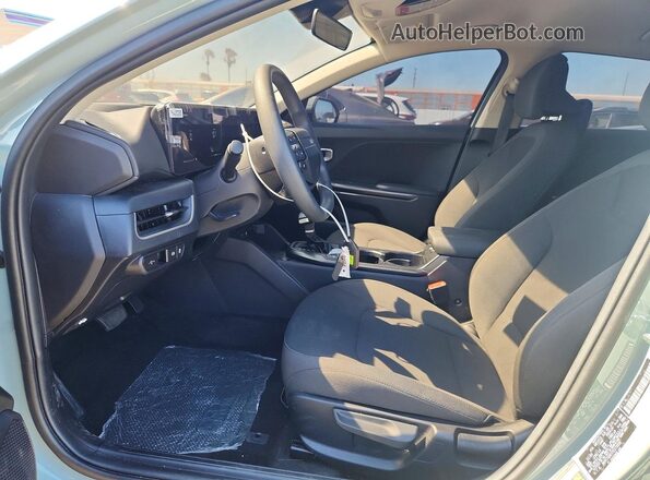 3KPFT4DE0TE273336 2026 KIA K4 Turquoise Vista interior delantera