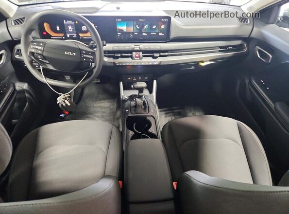 3KPFT4DE0TE285843 2026 KIA K4 Blue Dashboard view