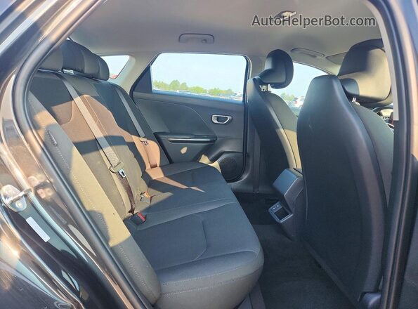 3KPFT4DE0TE301944 2026 KIA K4 Gray Widok tylnych siedzeń