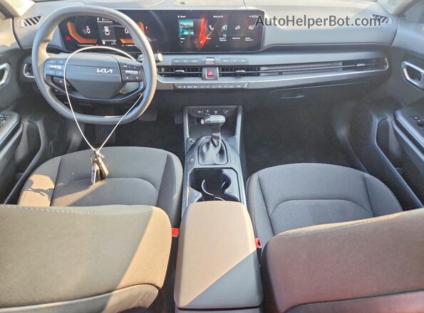 3KPFT4DE0TE301944 2026 KIA K4 Gray Widok deski rozdzielczej