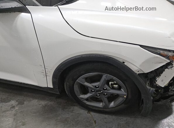 3KPFT4DE1SE038197 2025 KIA K4 White 