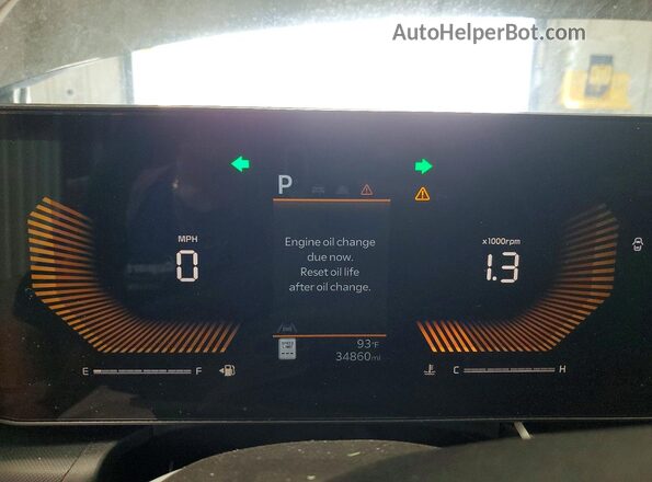 3KPFT4DE1SE121628 2025 KIA K4 Gray ხელსაწყოთა პანელის ხედი