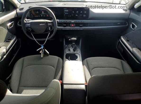 3KPFT4DE1SE131592 2025 KIA K4 Black Vista del salpicadero
