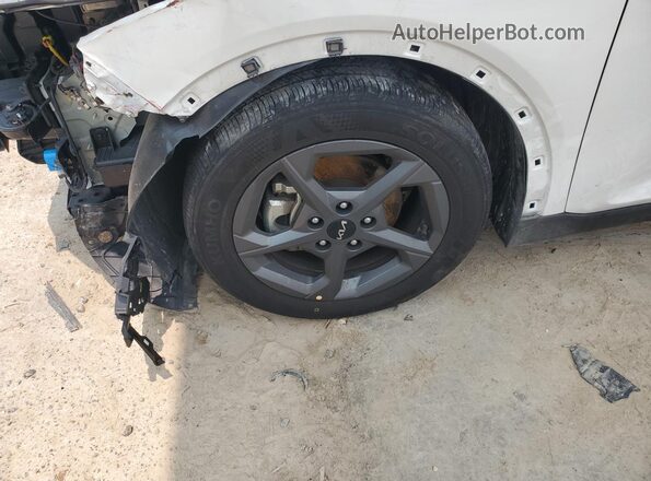 3KPFT4DE1SE132841 2025 KIA K4 White 