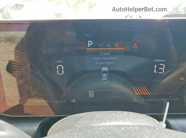 3KPFT4DE1SE140177 2025 KIA K4 Green Vista del cuadro de instrumentos