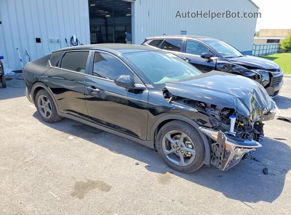 3KPFT4DE1SE201947 2025 KIA K4 Black Առջևի աջ