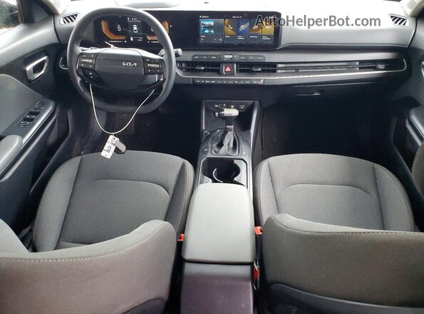 3KPFT4DE2SE040136 2025 KIA K4 Серый Вид панели приборов