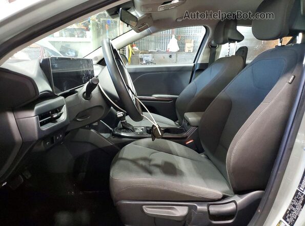 3KPFT4DE2SE045546 2025 KIA K4 Gray Widok wnętrza z przodu