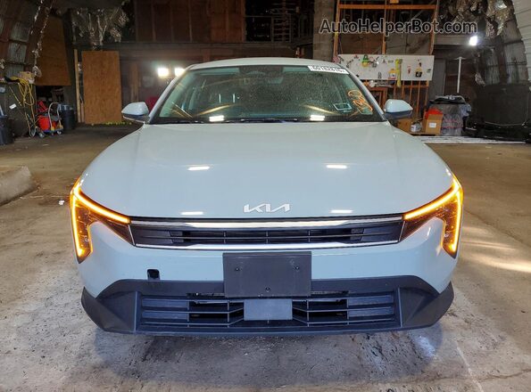 3KPFT4DE2SE045546 2025 KIA K4 Gray Widok z przodu