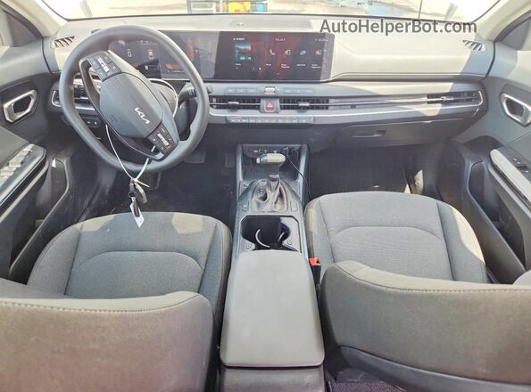 3KPFT4DE2SE083262 2025 KIA K4 White Dashboard view
