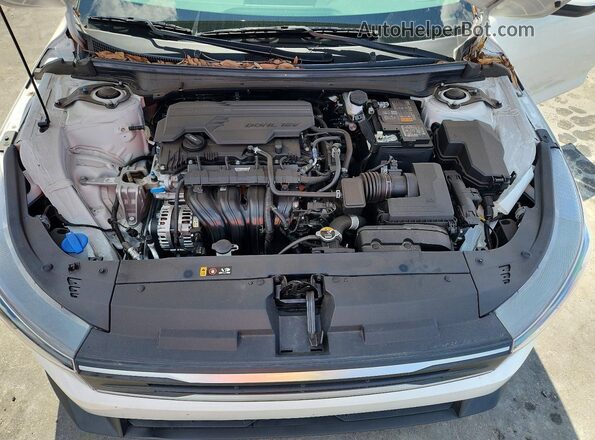 3KPFT4DE2SE083262 2025 KIA K4 White Rear interior view
