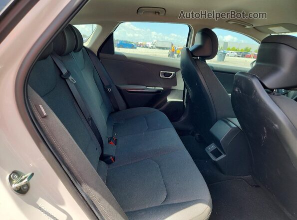 3KPFT4DE2SE083262 2025 KIA K4 White Rear seats view
