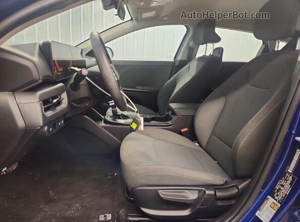 3KPFT4DE2SE106099 2025 KIA K4 Blue Սալոնի դիմացի տեսք