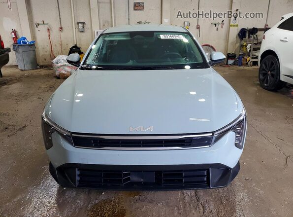 3KPFT4DE2SE184012 2025 KIA K4 Серый Вид спереди