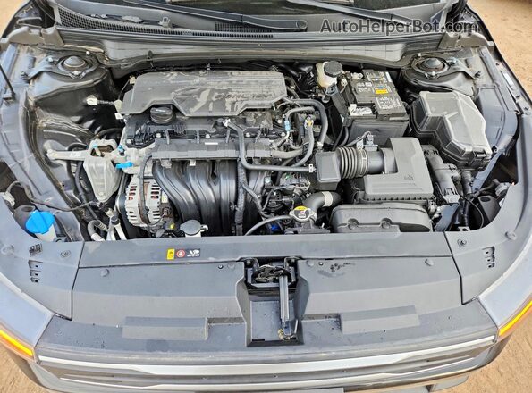 3KPFT4DE2SE213640 2025 KIA K4 Black Вид задньої частини салону