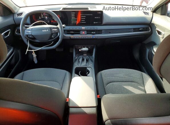 3KPFT4DE2SE221480 2025 KIA K4 Red Առջևի վահանակի տեսք