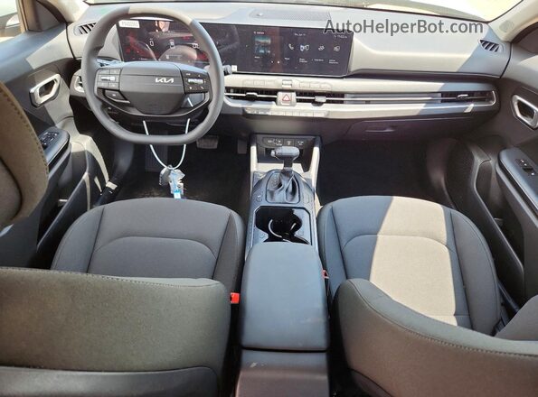 3KPFT4DE2TE314792 2026 KIA K4 Gray Dashboard view