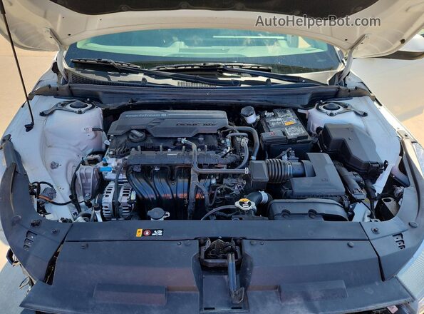 3KPFT4DE3SE034149 2025 KIA K4 White Vista interior trasera