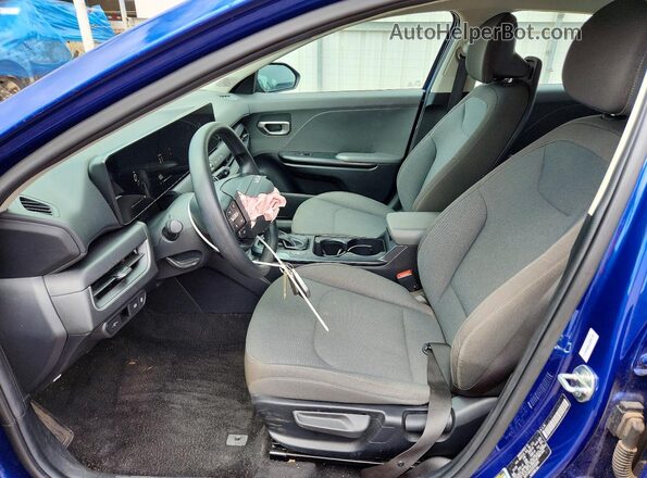 3KPFT4DE3SE055048 2025 KIA K4 Blue Vista de la etiqueta del VIN