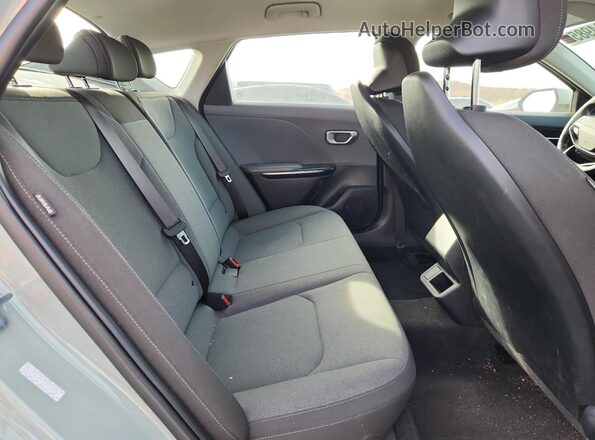 3KPFT4DE3SE130833 2025 KIA K4 Gray Вид задніх сидінь