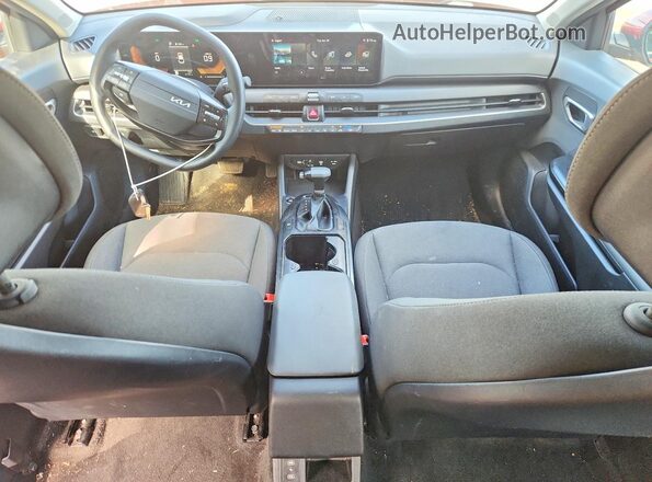 3KPFT4DE4SE032071 2025 KIA K4 Red Вид панелі приладів