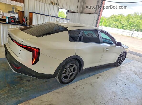 3KPFT4DE4SE034967 2025 KIA K4 White უკანა მარჯვენა