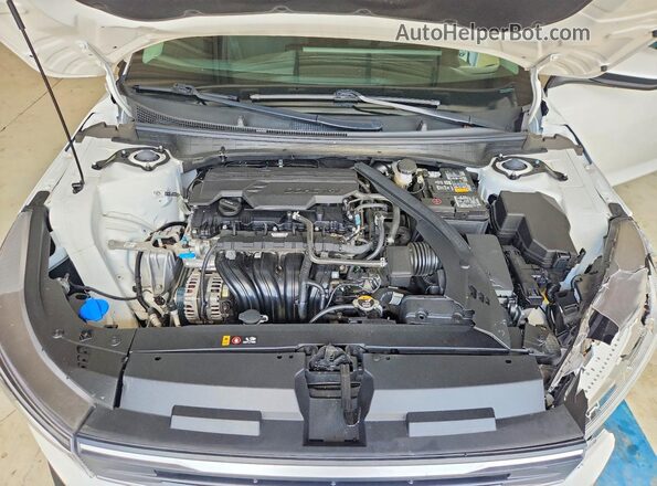 3KPFT4DE4SE034967 2025 KIA K4 White უკანა სალონის ხედი
