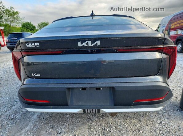 3KPFT4DE4SE090942 2025 KIA K4 Charcoal უკანა ხედი
