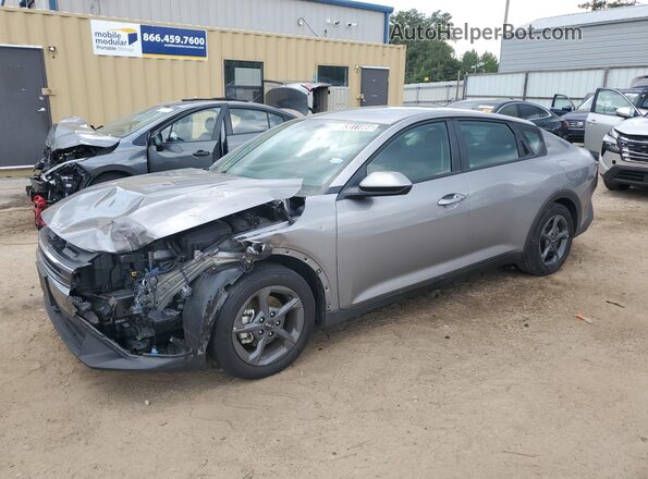 3KPFT4DE4SE091475 2025 KIA K4 Gray სალონის 360-გრადუსიანი ხედი
