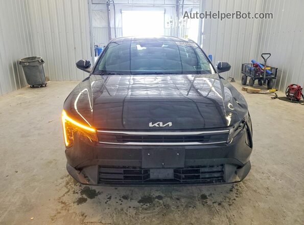 3KPFT4DE4SE121591 2025 KIA K4 Black Widok z przodu