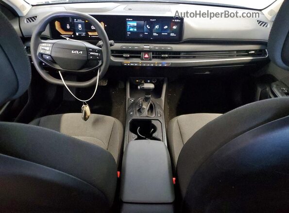 3KPFT4DE4SE121591 2025 KIA K4 Black Widok deski rozdzielczej