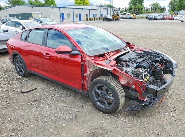3KPFT4DE4SE137242 2025 KIA K4 Red Front right