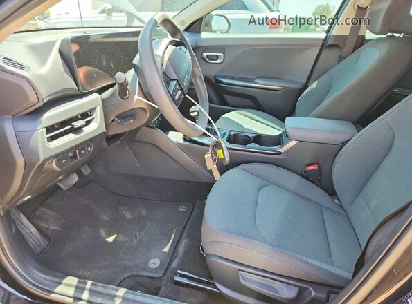 3KPFT4DE4SE160908 2025 KIA K4 Black Vista interior delantera