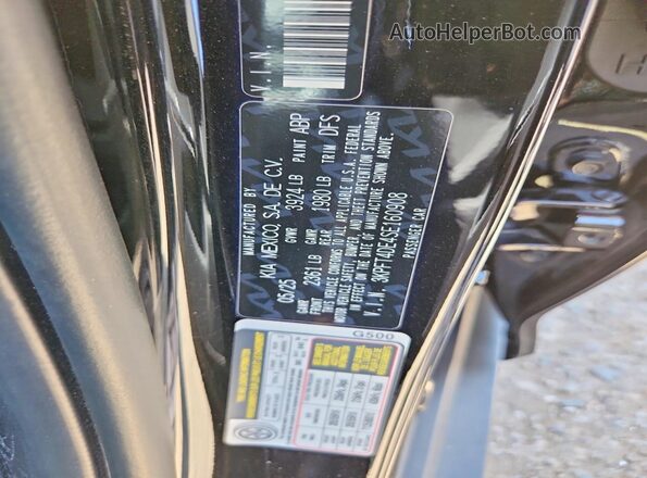 3KPFT4DE4SE160908 2025 KIA K4 Black Vista del compartimento del motor