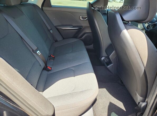 3KPFT4DE4SE160908 2025 KIA K4 Black Vista de los asientos traseros