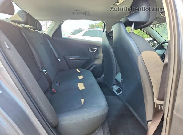 3KPFT4DE4TE250948 2026 KIA K4 Gray Widok tylnych siedzeń