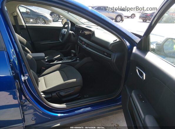 3KPFT4DE4TE264686 2026 KIA K4 Blue Вид салону спереду