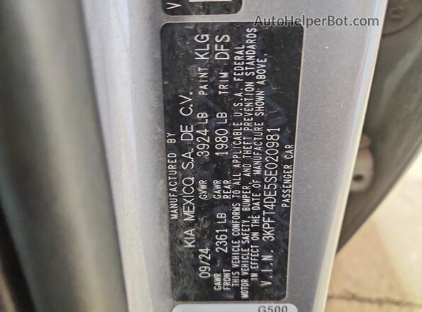 3KPFT4DE5SE020981 2025 KIA K4 Gray Widok komory silnika