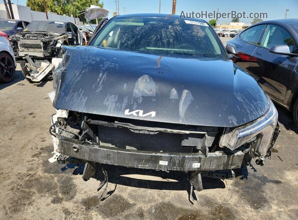 3KPFT4DE5SE070151 2025 KIA K4 Gray Սալոնի 360 աստիճան տեսք