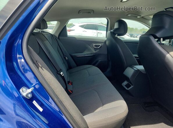 3KPFT4DE5SE088486 2025 KIA K4 Blue უკანა სავარძლების ხედი