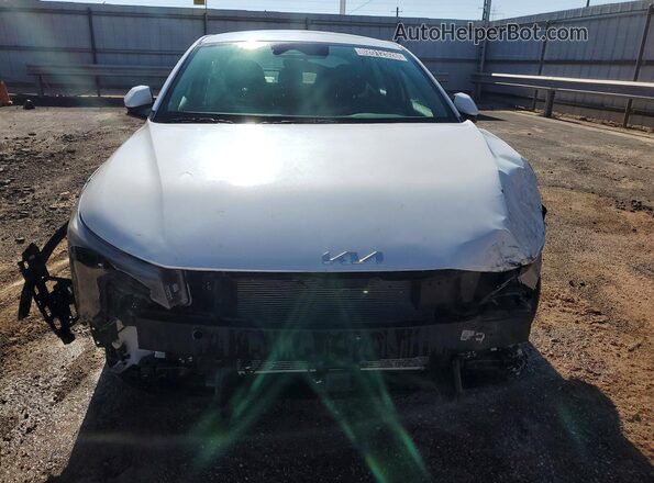 3KPFT4DE5SE148170 2025 KIA K4 White Front view