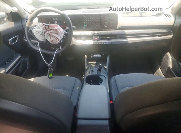 3KPFT4DE5SE149609 2025 KIA K4 Серый Вид панели приборов