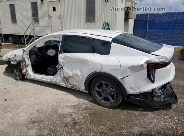 3KPFT4DE5SE225409 2025 KIA K4 White Rear left