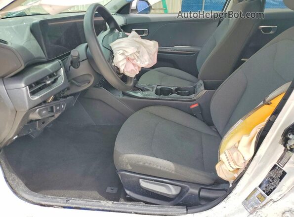 3KPFT4DE5SE225409 2025 KIA K4 White Front interior view