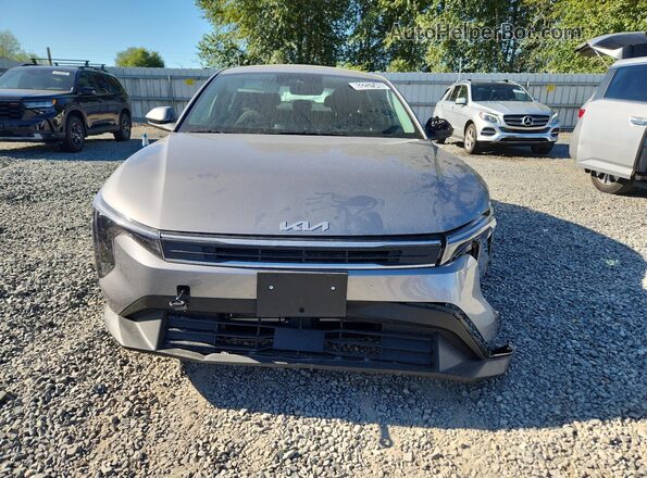 3KPFT4DE5TE280797 2026 KIA K4 Silver Սալոնի 360 աստիճան տեսք