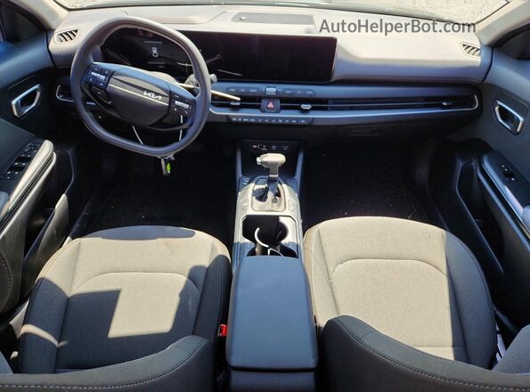 3KPFT4DE5TE302894 2026 KIA K4 Black Widok deski rozdzielczej