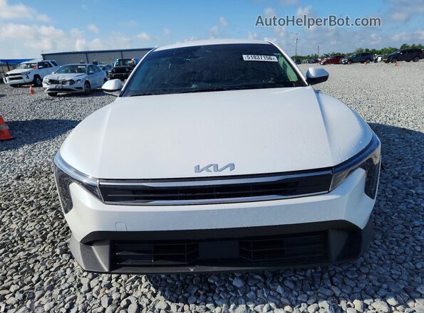 3KPFT4DE6SE005891 2025 KIA K4 White Vista frontal