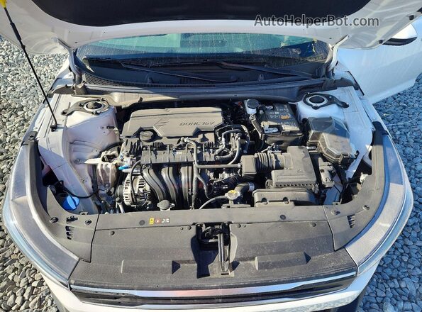 3KPFT4DE6SE005891 2025 KIA K4 White Vista interior trasera