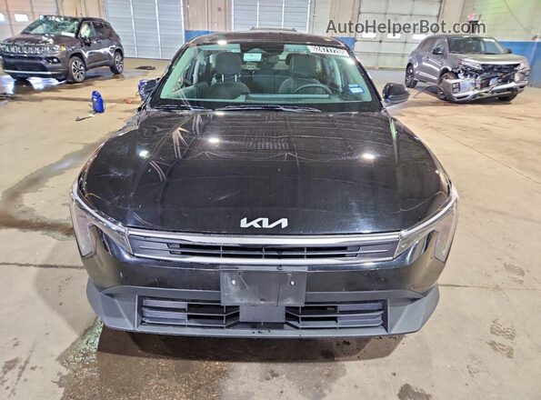 3KPFT4DE6SE037871 2025 KIA K4 Black წინა ხედი