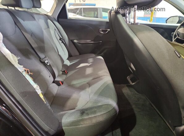 3KPFT4DE6SE037871 2025 KIA K4 Black უკანა სავარძლების ხედი